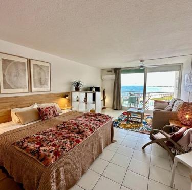 Mont Vernon Studio Hotel, Sea View