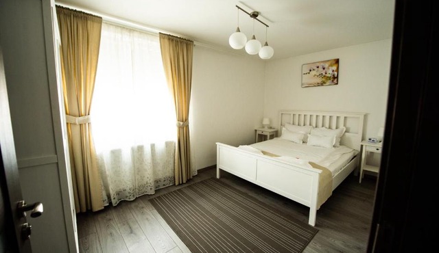 Montana Popa Boutique Studio