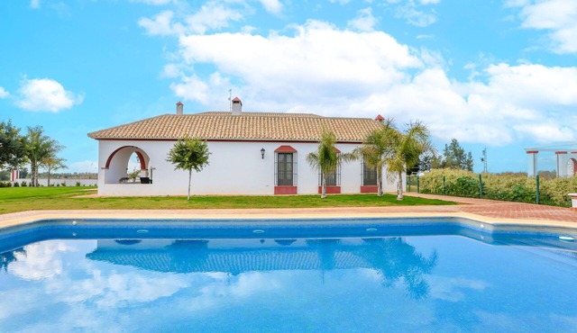 MONTECRISTO 2 - Charming loft with shared pool and free Wi-Fi