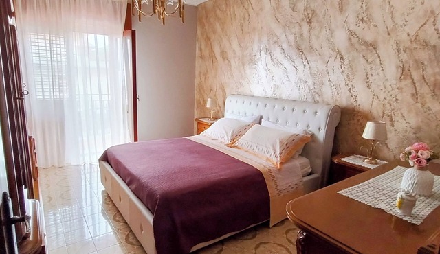 Montegrappa House - Large spaces, sleeps 5, fast Wi-Fi, private parking