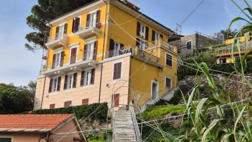 Monterosso Apartments in Servano's Villas