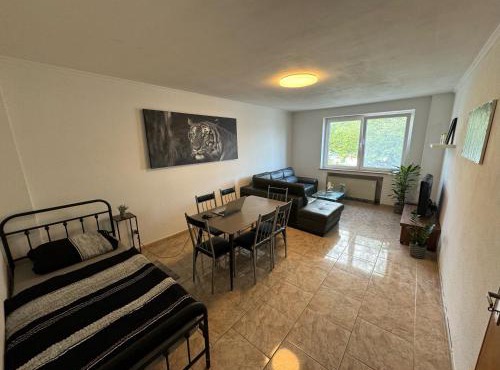 Monteur Home