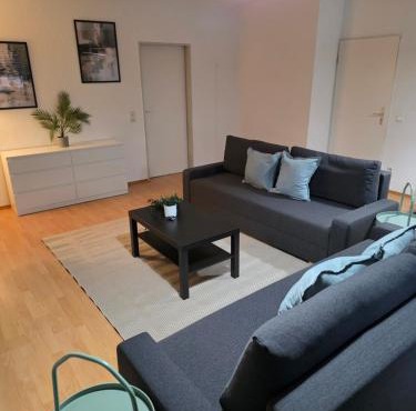 Monteurwohnung - Ferienwohnung - WLAN - Smart TV - Parkplatz - 5min bis ins Zentrum