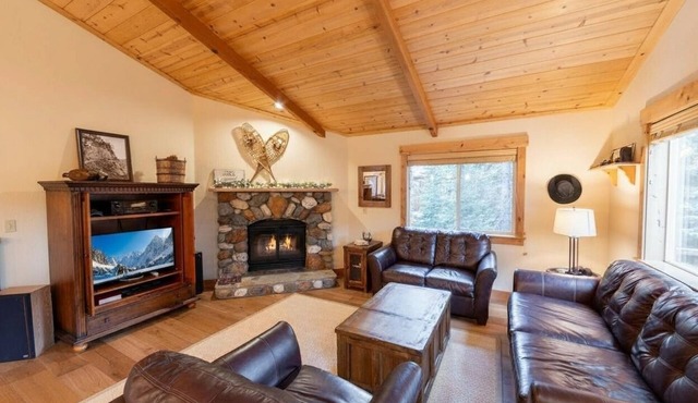 Monthly Lease - Noble Heights by Tahoe Getaways - 3BR Pet-Friendly in Tahoe Vista