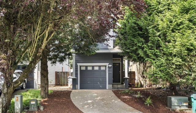 Monthly Rental - Cozy St. Johns + Pet Friendly + 3 Bed + Fenced Yard