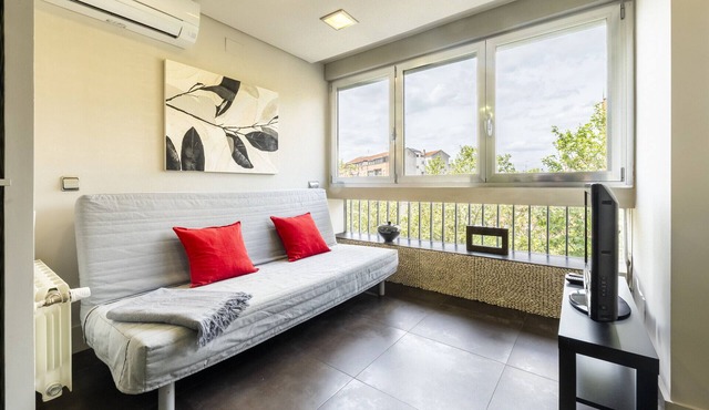 Monthly Rental in Madrid - Exterior Flat with 1 Bedroom + Studio and 2 Bathrooms