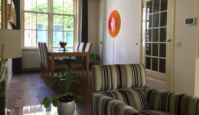 Monumental House with Sunny Roof Terrace and Breakfast