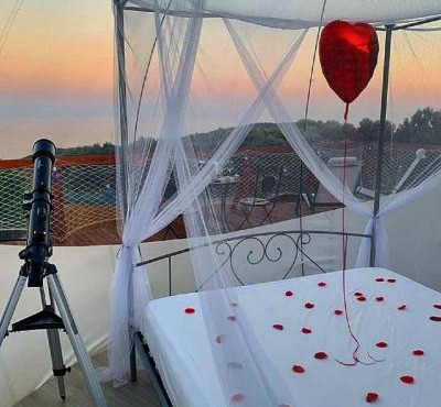Moonlight Bubble Room