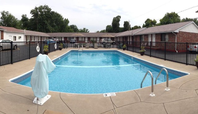 Moonlite Motel