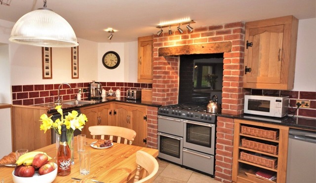 Moonseeker, Okehampton, Pets welcome, Woodburner, Underfloor Heating, Garden
