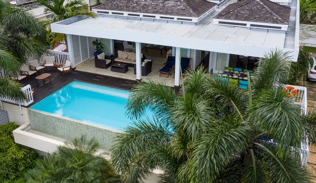 Moonshine Villa - Luxury redefined in Silver Sands