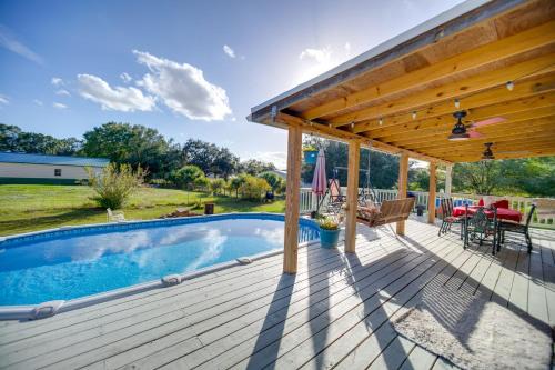 Moore Haven Getaway w/Deck & Private Pool