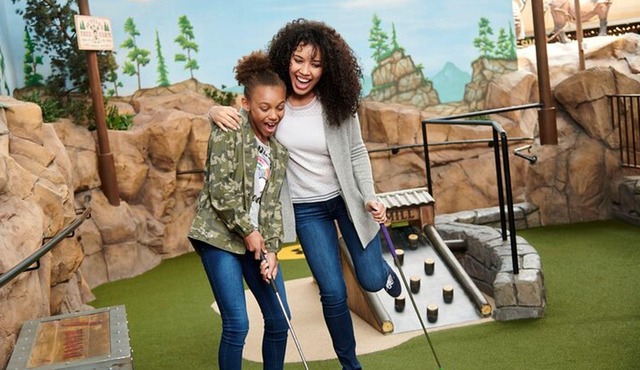 Moose Mountain Adventure Golf in Mall of America