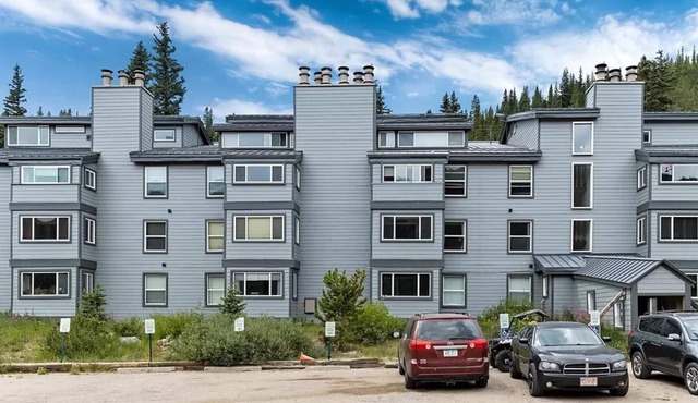 MooseHaven Condo at St. Mary's Glacier