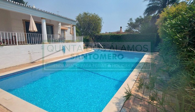 Moradia com piscina privada