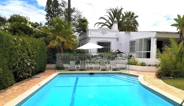 Moradia com piscina privada