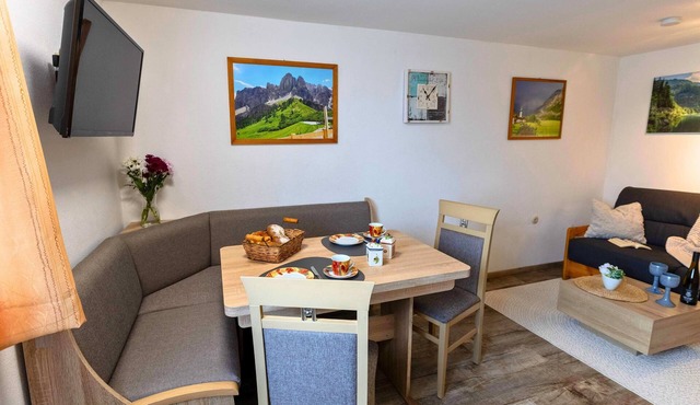 Morgensonne | Terrace Mountain View · Königscard
