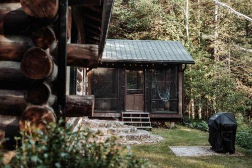Morissette Base Camp - Lakeside Cozy Retreat for families and hikers