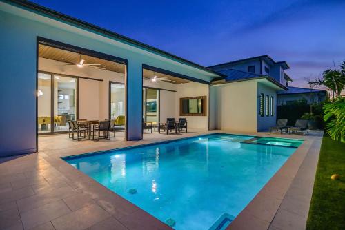 Morningside Luxury Escape with Heated pool & Office place
