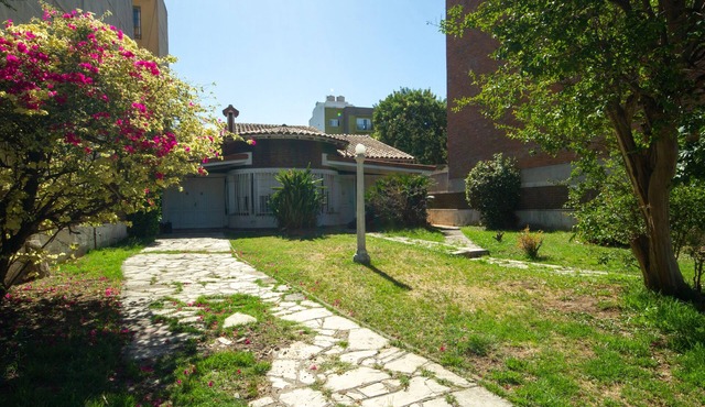 Moron Residence