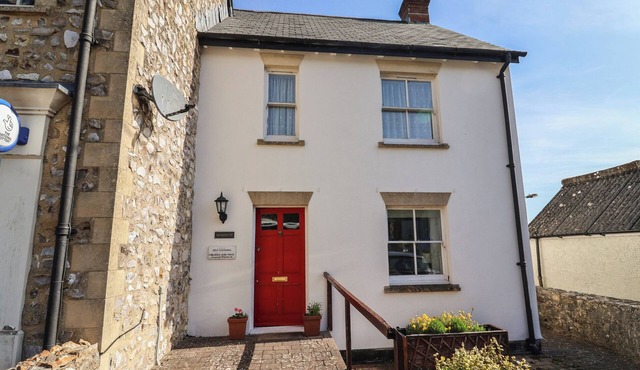 MORPETH, pet friendly, character holiday cottage in Combe St Nicholas