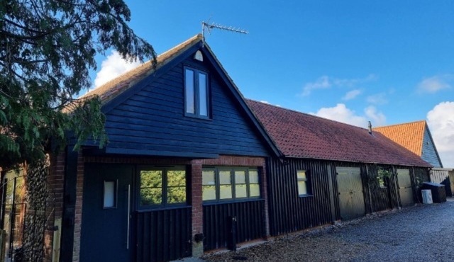 Morston Mews - a self catering cottage that sleeps 6 guests in 3 bedrooms