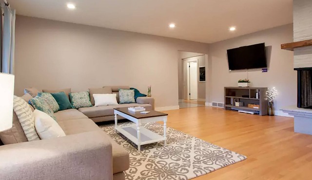Most Family Friendly Listing in Portland - Keep the Conveniences of Home!