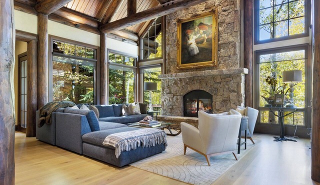 Most luxurious home in Arrowhead. True Ski In/Ski Out