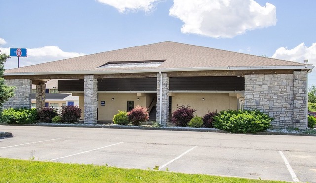 Motel 6 Ashland, OH