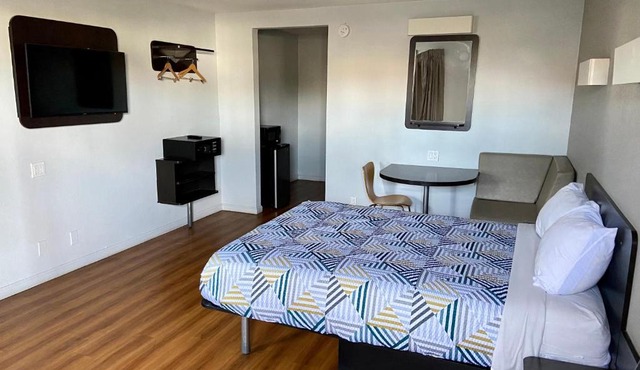Motel 6-Delano, CA
