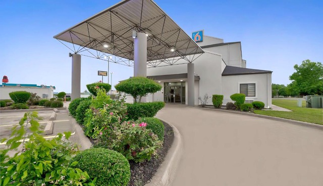 Motel 6-Denison, TX