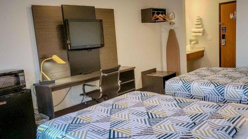 Motel 6-Kewanee, IL
