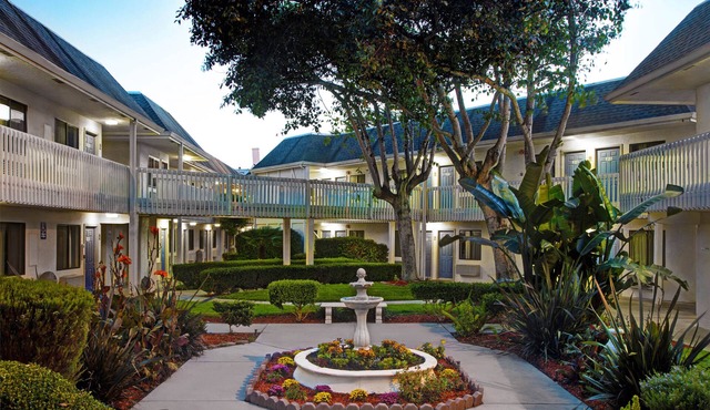 Motel 6 Marina, CA - Monterey