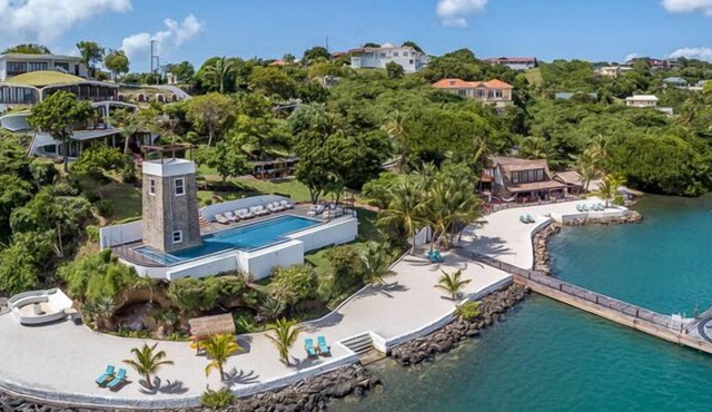 Mount Hartman Bay Estate Private Resort