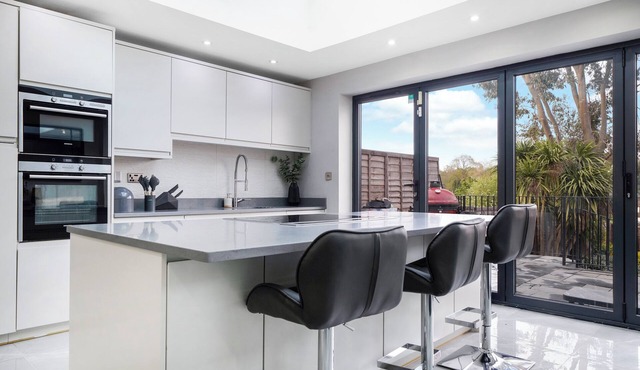 Mount Park Rd Flat