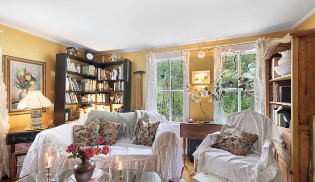 Mount Snow Lake Whitingham Antique Apartment in Jacksonville-Whitingham Vermont
