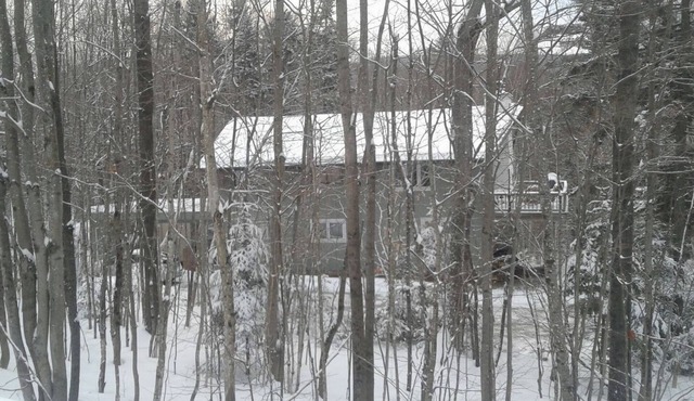 Mount Snow Rental Beautiful 5BR+ Home with Hot Tub, Sauna, Pool Table and more!