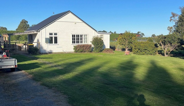 Mount Somers Escape, cosy cottage in the town with great mountain views