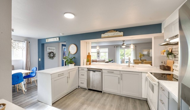 Mount Vernon Escape w/Private Hot Tub & Fire Pit!