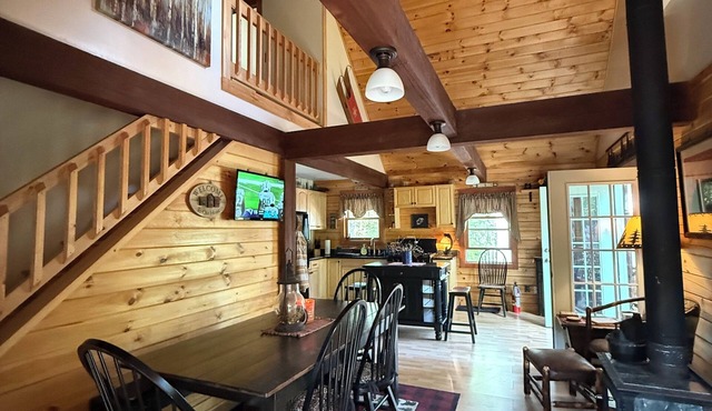 Mountain Cabin Charm in Rumney with Wood Stove.