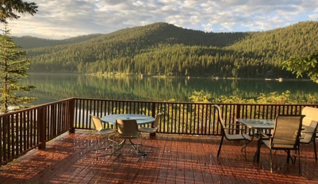 Mountain cabin just steps away from Ashley Lake