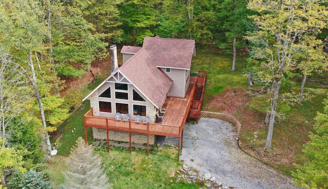 Mountain cabin w/deck & lake access