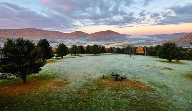 Mountain Crest: amazing views & peaceful escape