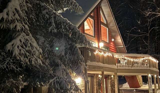 “Mountain Escape-7BR, Game Room, Fire Pit Close to Skiing and Trails!”