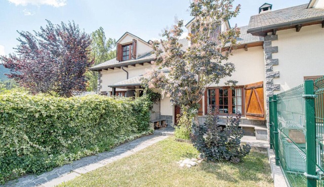 Mountain Escape for Families & Friends in Pyrenees