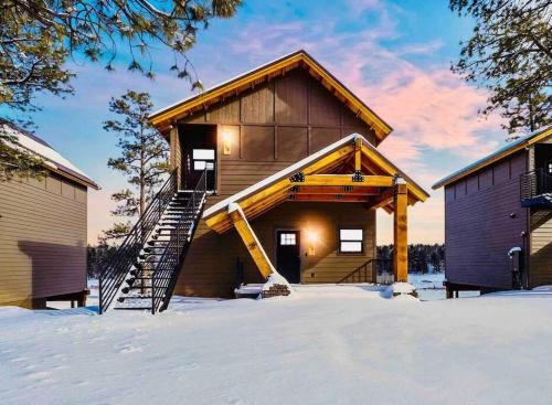 Mountain Escape, w/Fireplace!