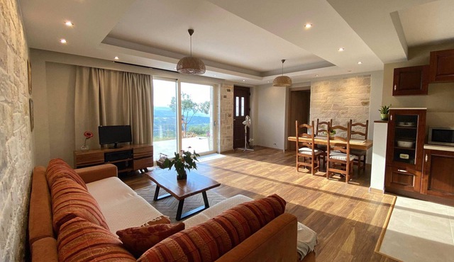 Mountain & Sea view country villa near Heraklion