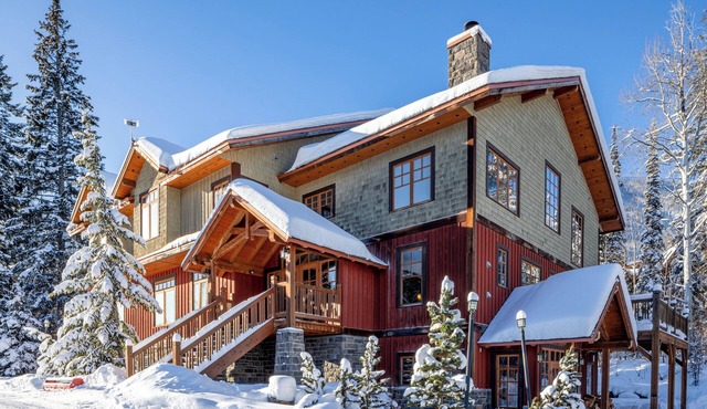 Mountain-Side Lodge: Perfect for Wellness Retreats, Large Families & Big Groups