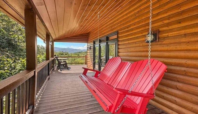Mountain Solace - Pet Friendly | Hot Tub | Shuffleboard and Arcade Games
