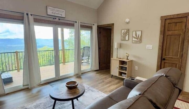 Mountain Summit Views Hot Tub-Fire Pit-BBQ, Pets